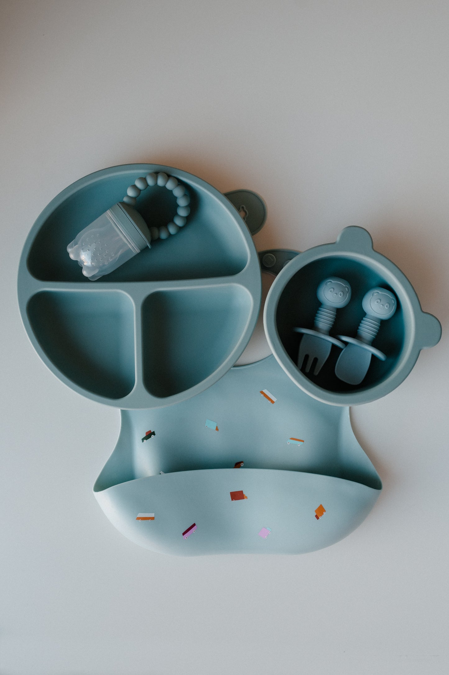 Silicone tableware set (blue, pink, beige)