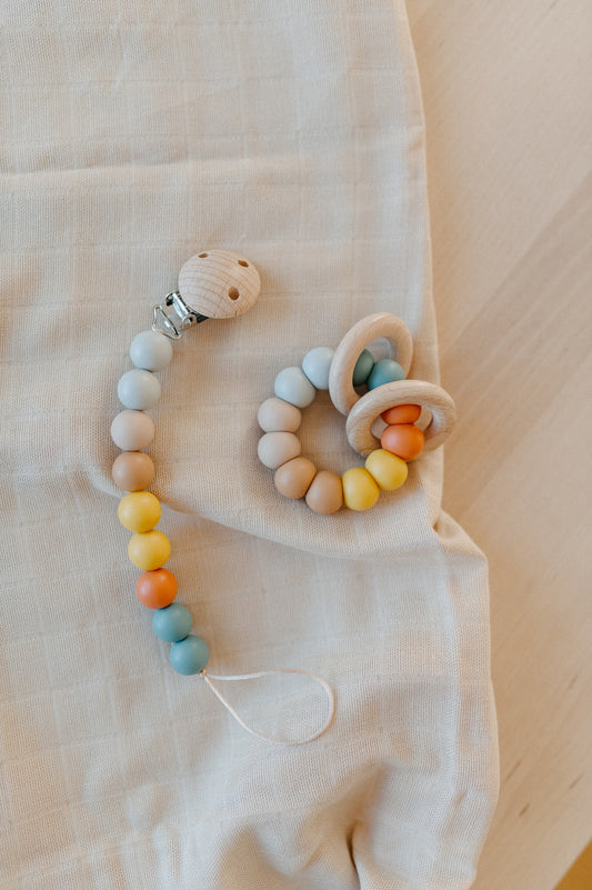 (𝐍𝐄𝐖) Pacifier holder and teething ring