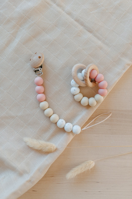 (𝐍𝐄𝐖) Pacifier holder and teething ring