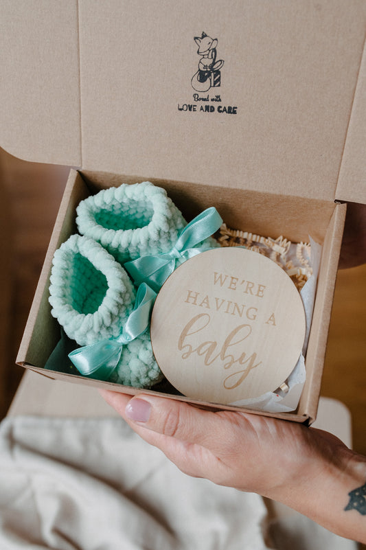 "We're having a baby" gift set