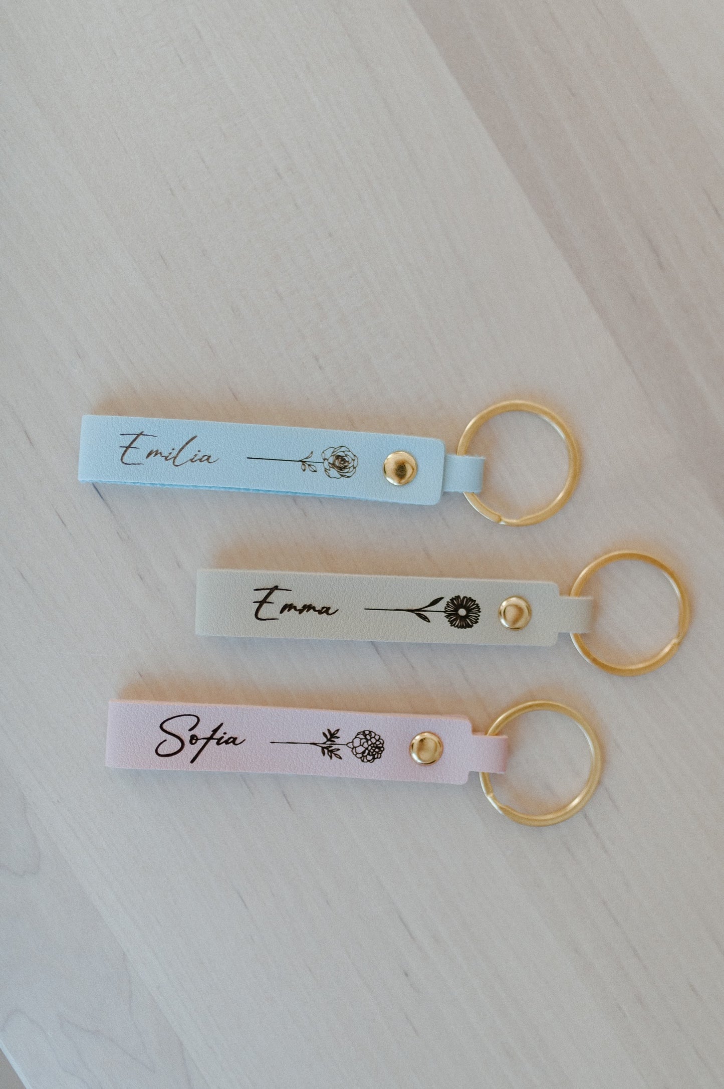 (𝐍𝐄𝐖) Personalized faux leather keychain