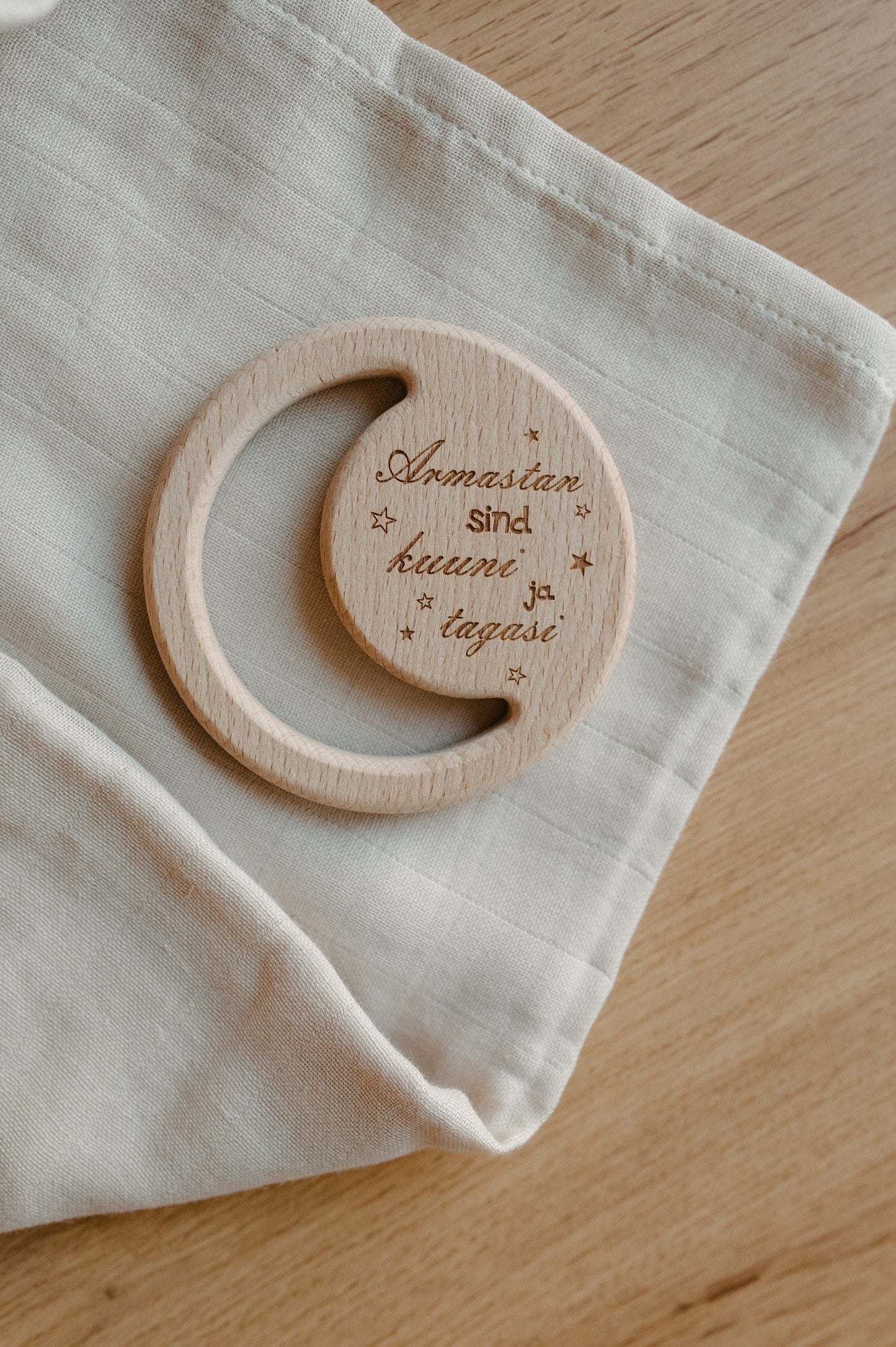 (𝐍𝐄𝐖) Wooden sign and teether "Armastan sind kuuni ja tagasi"